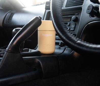 cup in car 